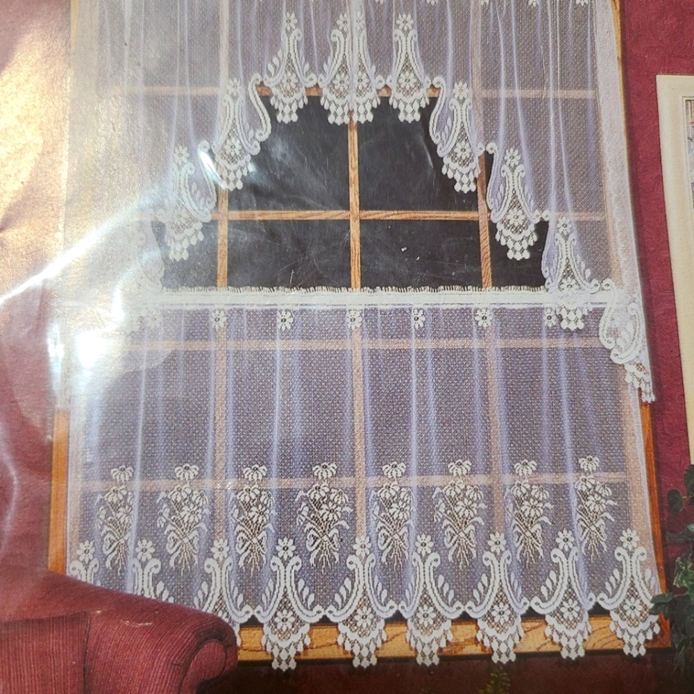 Heritage Lace Tiara Tier